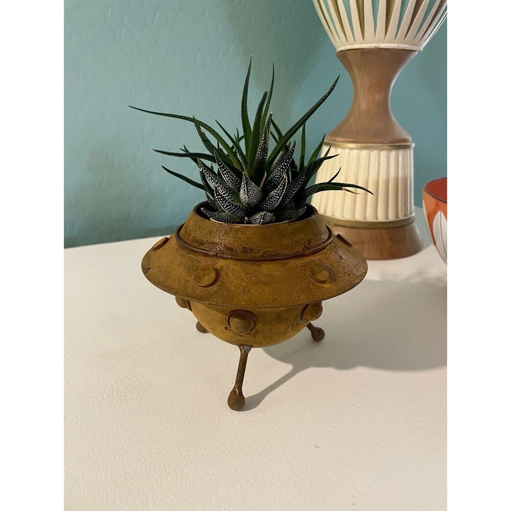 Flying Saucer Ufo Space Age Retro Plant Pot Rustic